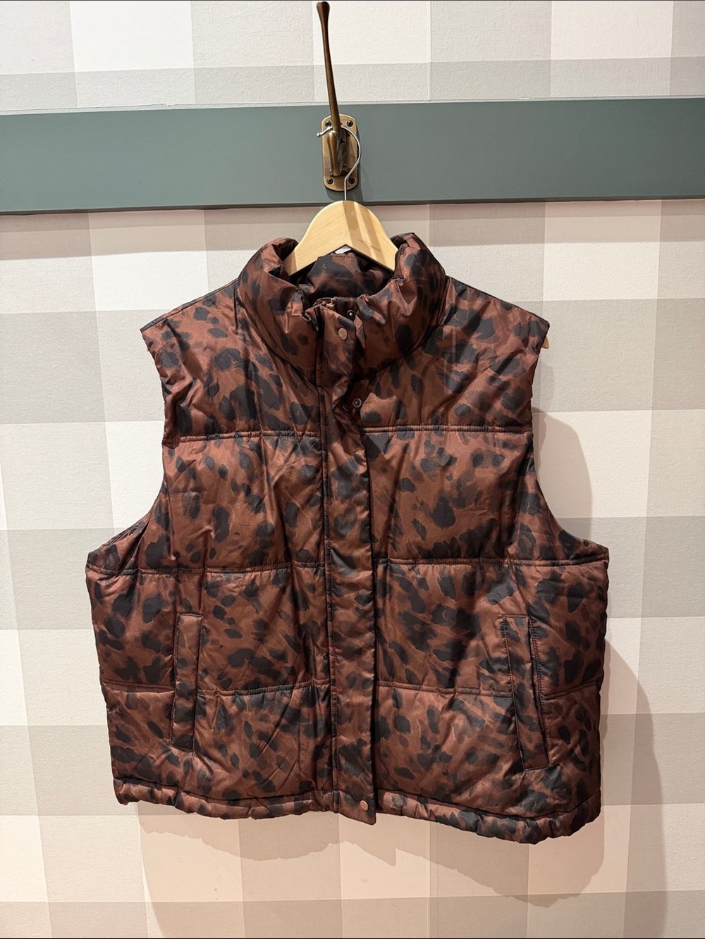 Old Navy Puffer Vest in Brown Leopard Print